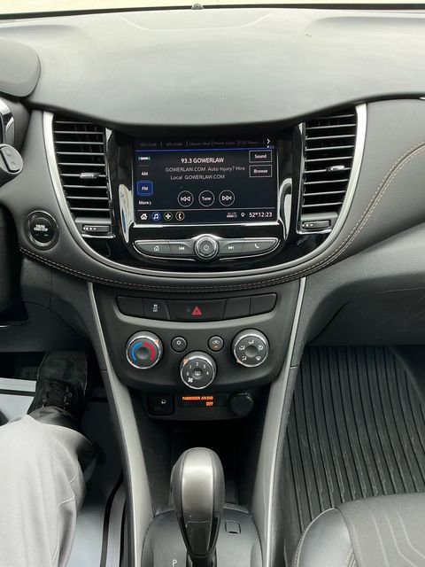 Used 2022 Chevrolet Trax LT w/ LT Convenience Package image 7