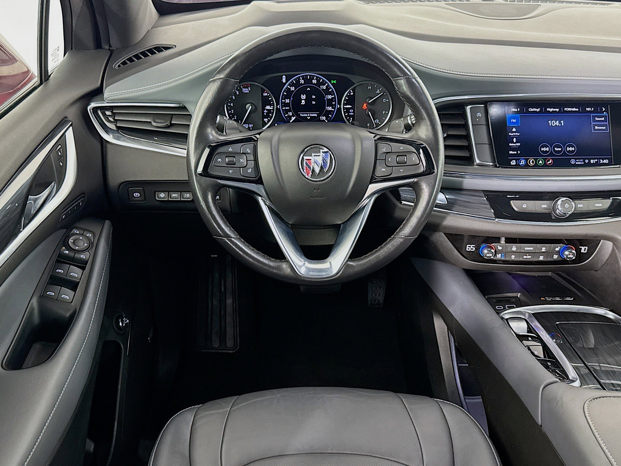 Used 2024 Buick Enclave Premium image 16