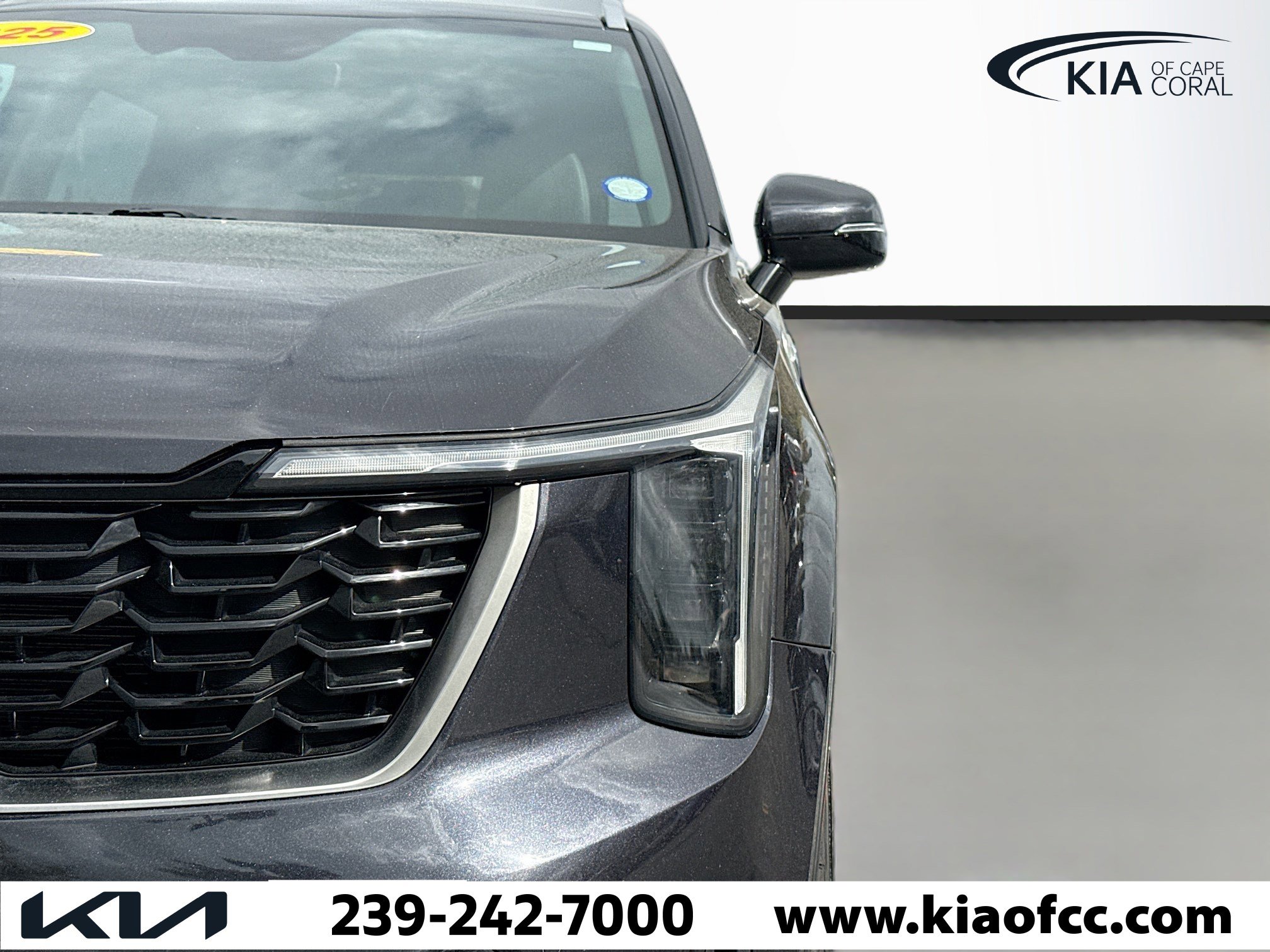 Certified 2025 Kia Sorento S image 9