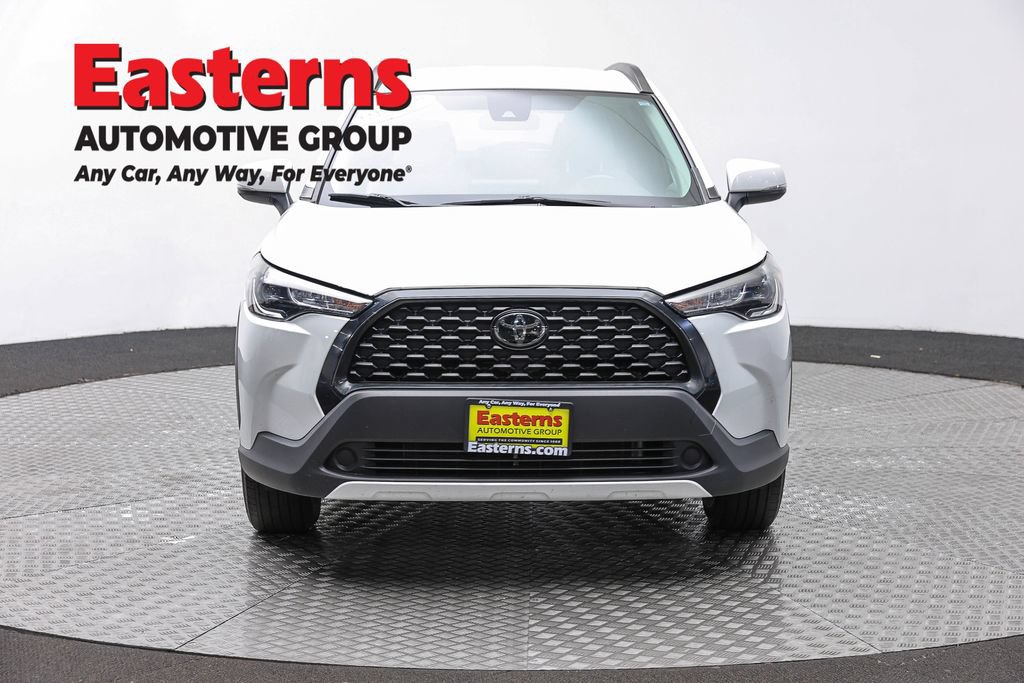 Used 2022 Toyota Corolla Cross LE FWD image 2