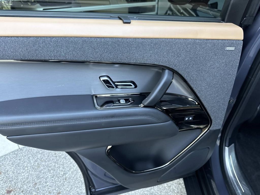 Certified 2025 Land Rover Range Rover Sport Dynamic SE image 13