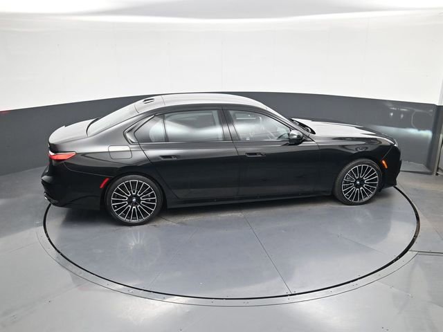 Used 2025 BMW 760i xDrive w/ Executive Package AWD/4WD image 40