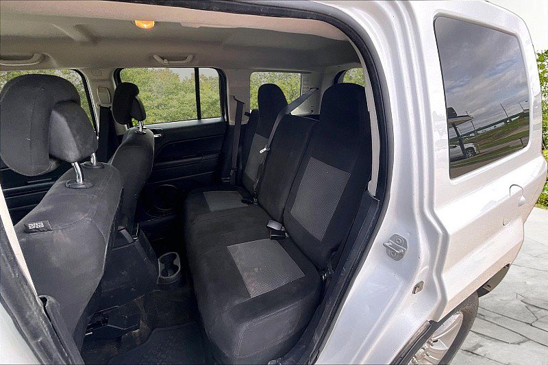 Used 2016 Jeep Patriot Sport w/ Power Value Group AWD/4WD image 19