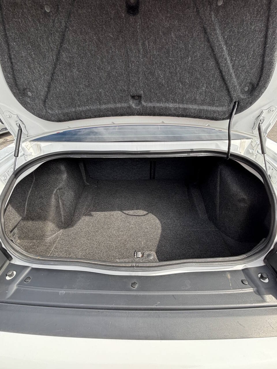 Used 2016 Dodge Challenger R/T Scat Pack RWD image 11