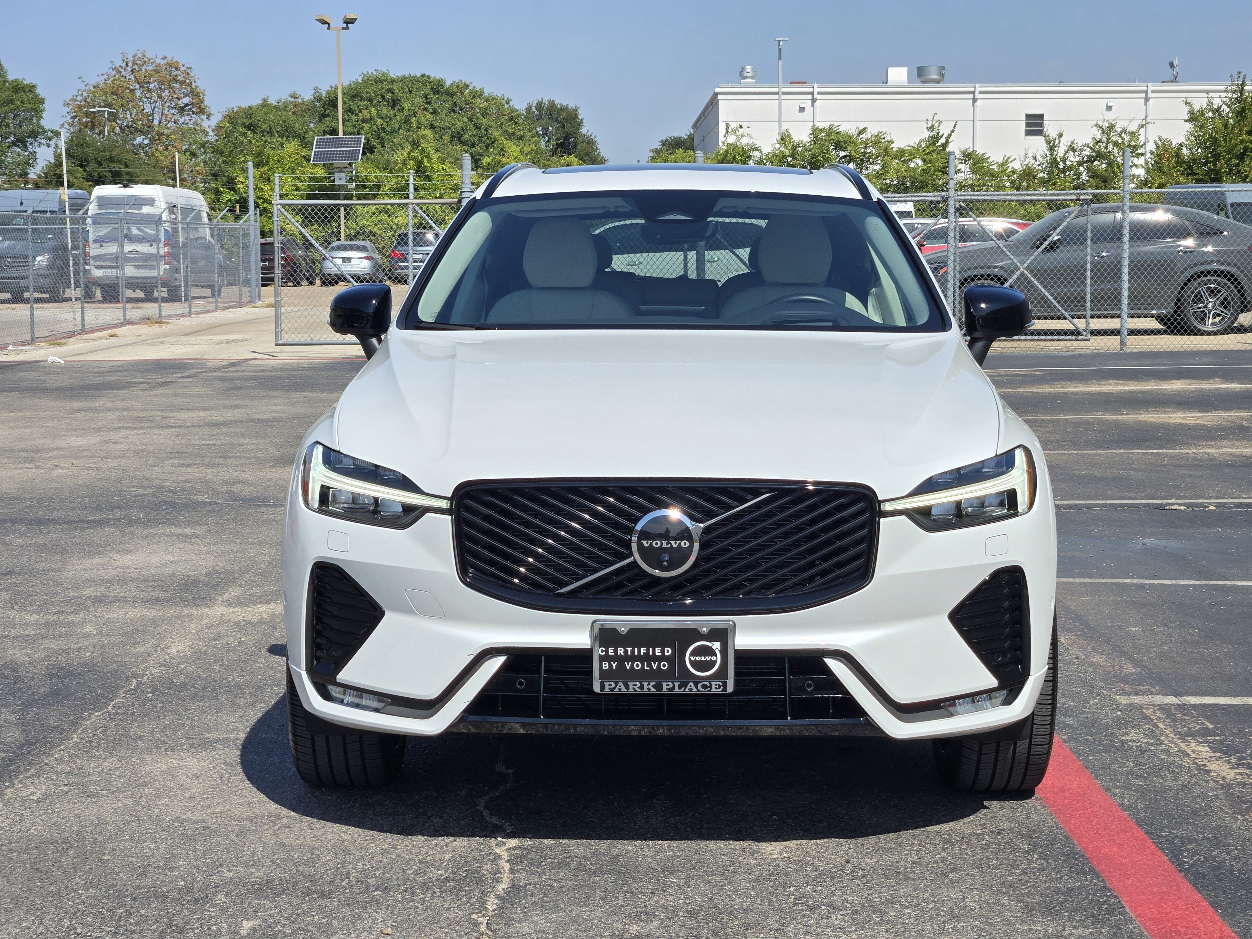 Certified 2026 Volvo XC60 B5 Ultra AWD/4WD image 2