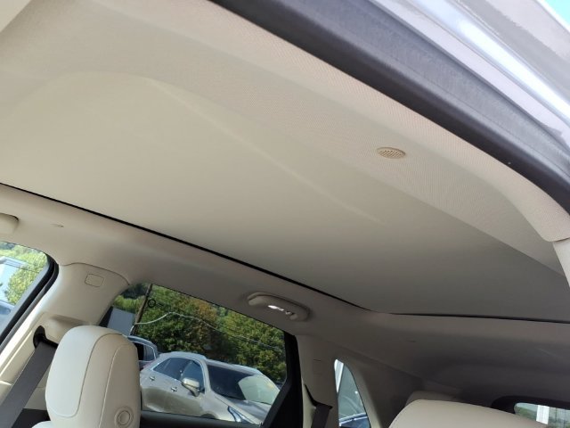 Used 2024 Cadillac XT5 Premium Luxury w/ Technology Package AWD/4WD image 14