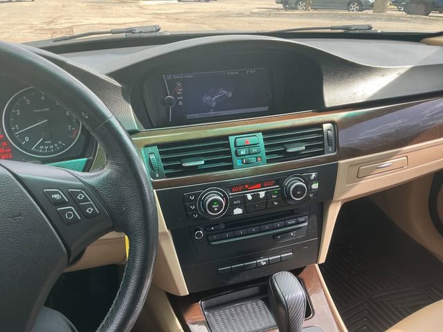 Used 2010 BMW 328i xDrive Sedan AWD/4WD image 15