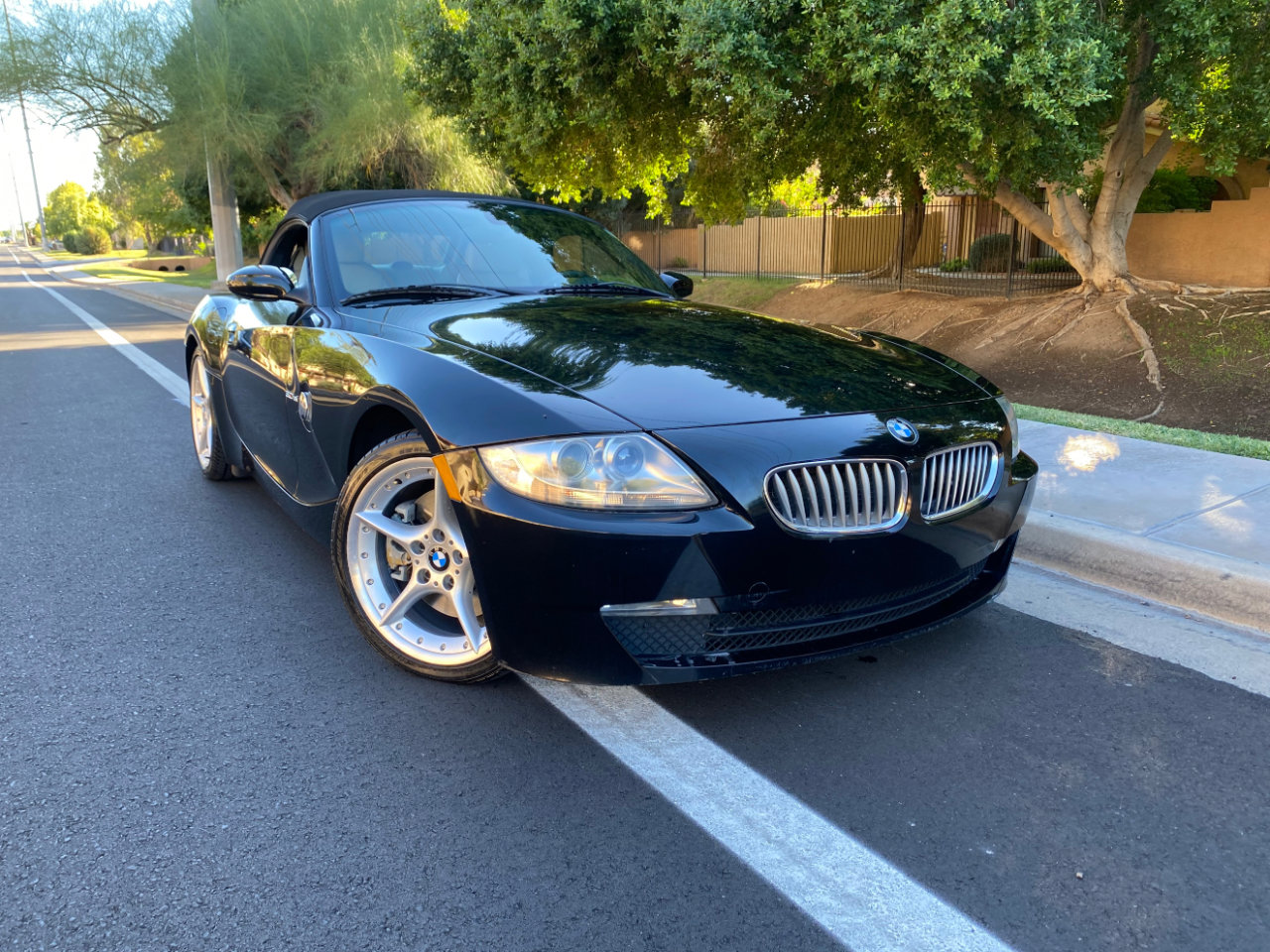 Used 2006 BMW Z4 3.0si image 2