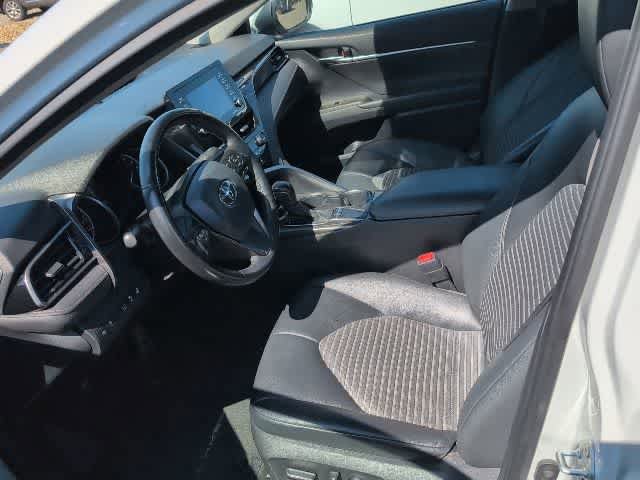 Used 2022 Toyota Camry SE w/ Cold Weather Package FWD image 11