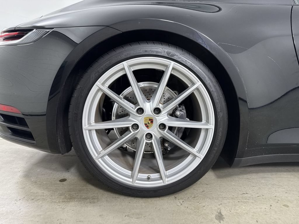 Certified 2024 Porsche 911 Carrera 4 AWD/4WD image 16
