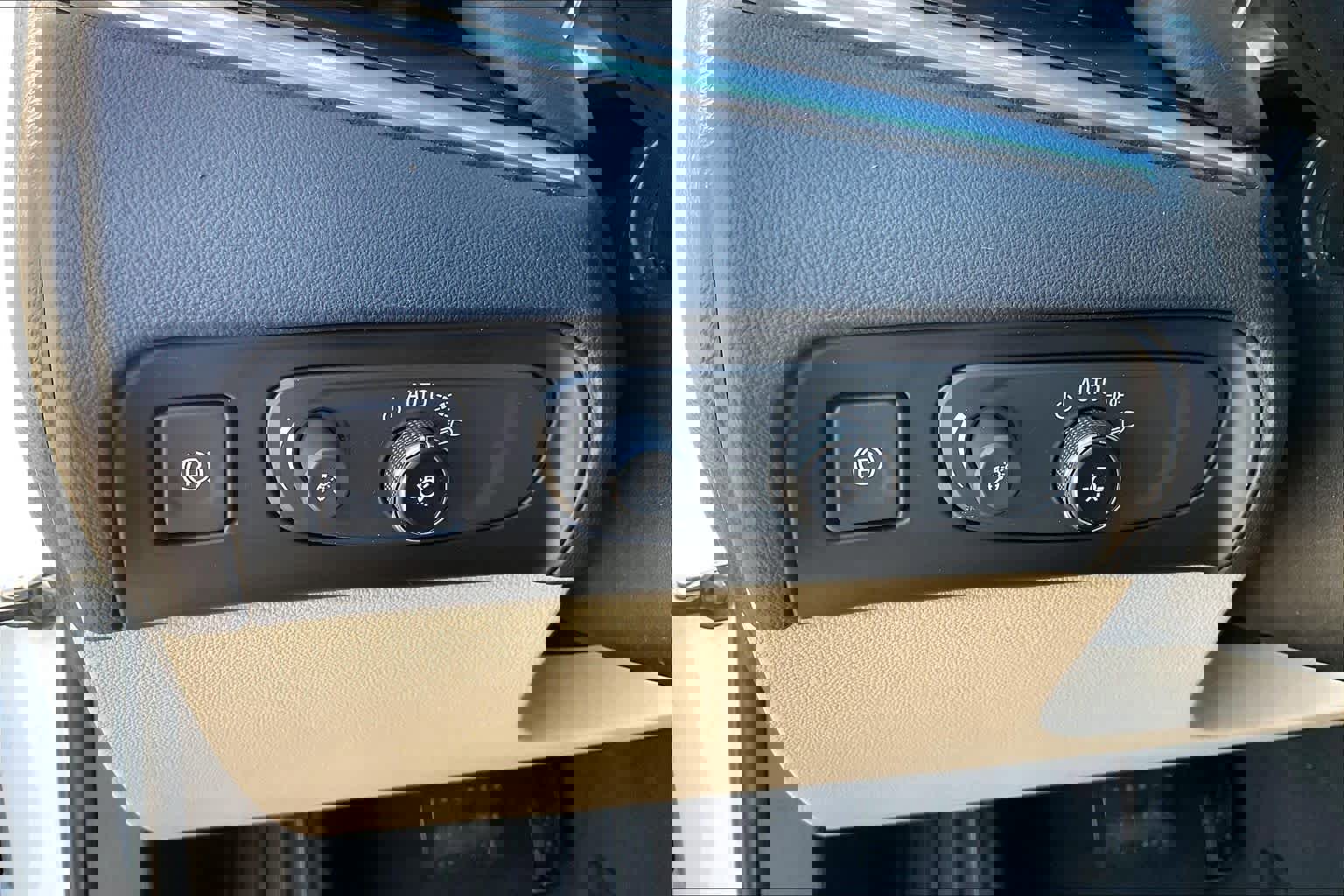 Used 2019 Buick Enclave Essence image 15