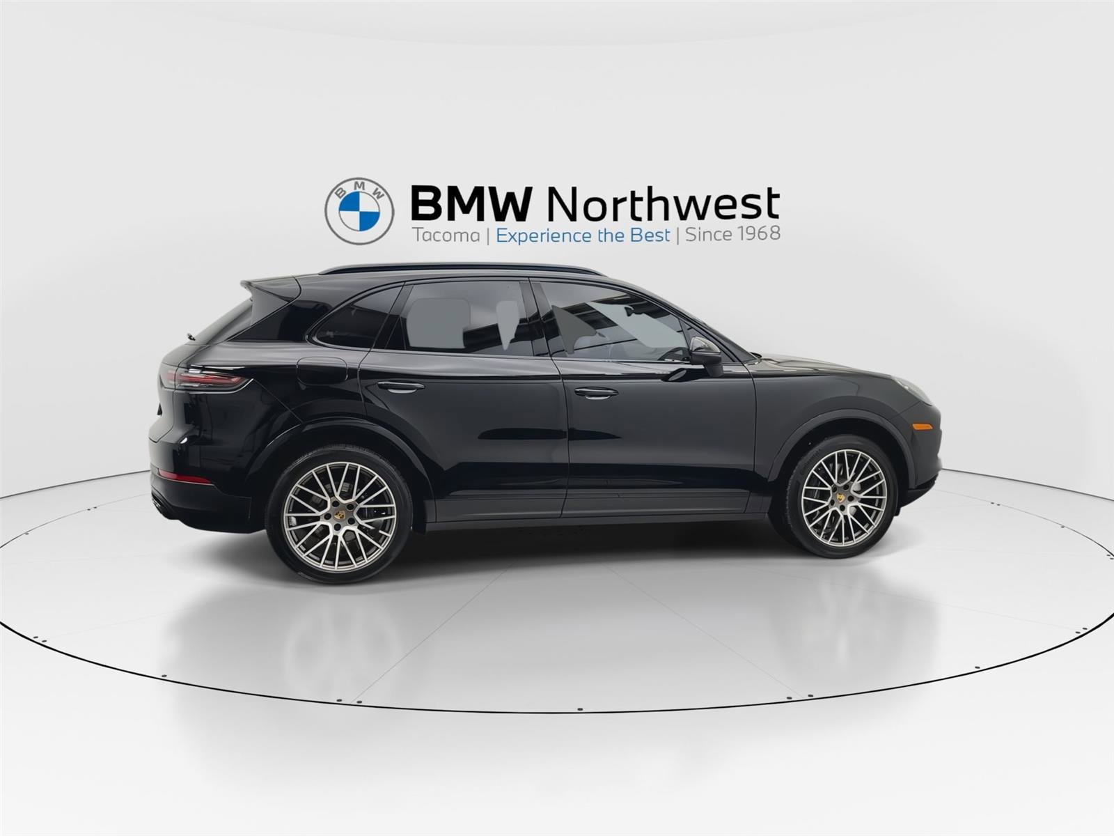 Used 2023 Porsche Cayenne image 4