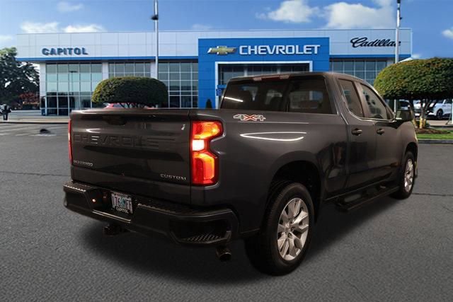Used 2020 Chevrolet Silverado 1500 Custom w/ Custom Value Package image 3