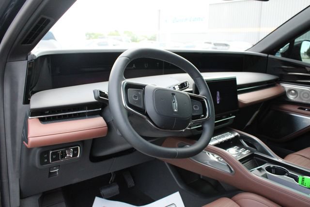 New 2026 Lincoln Nautilus Reserve AWD/4WD image 2