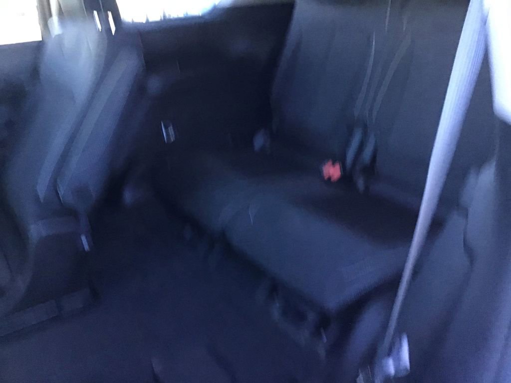 Used 2023 Jeep Grand Cherokee L Laredo image 16