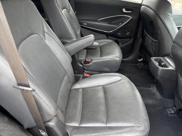 Used 2018 Hyundai Santa Fe Limited w/ Cargo Package image 15