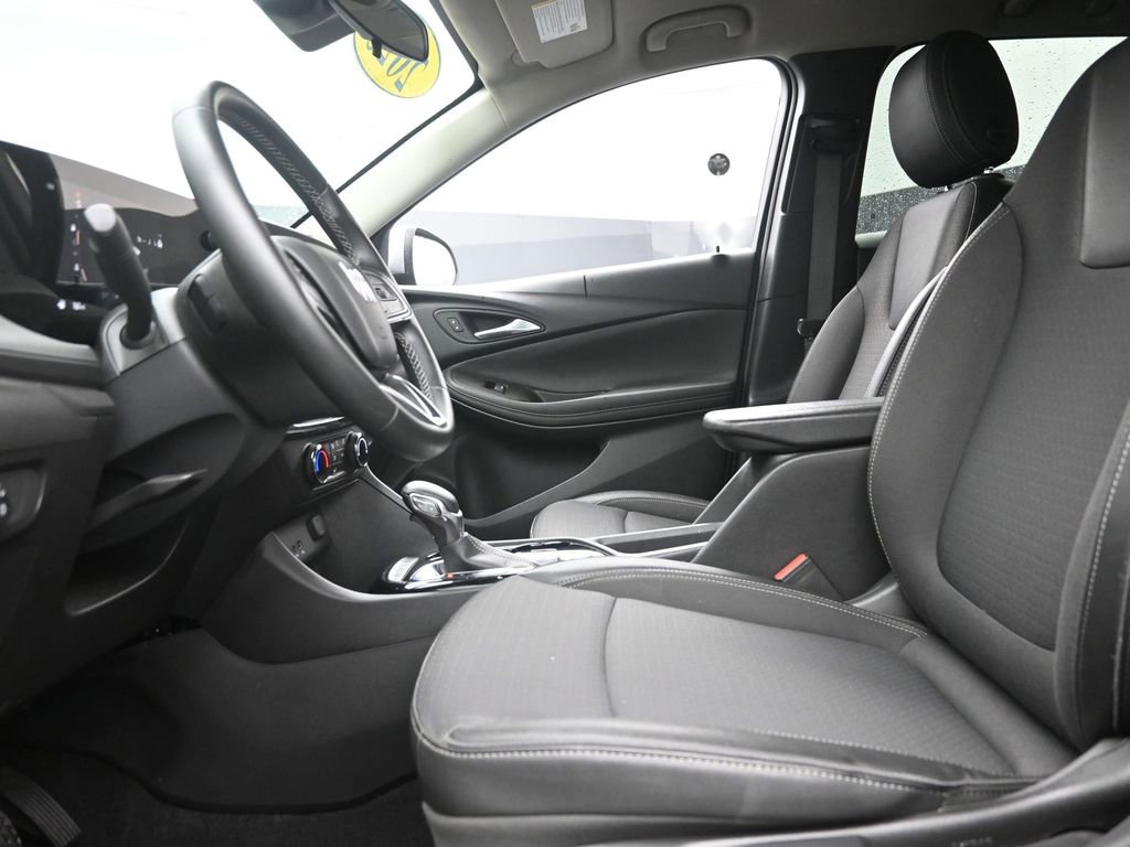 Certified 2025 Buick Encore GX Preferred image 13