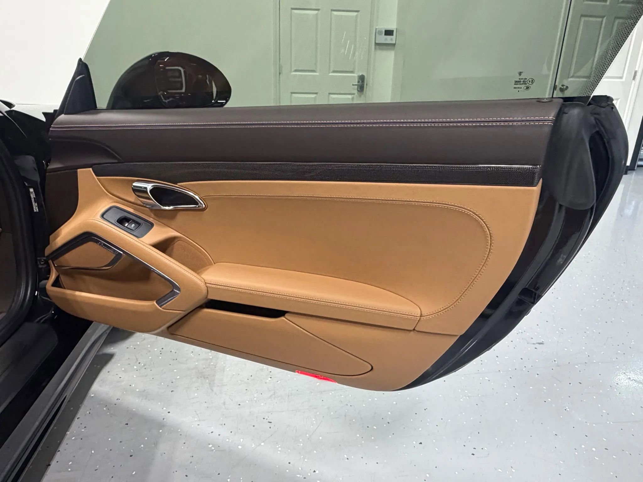 Used 2017 Porsche 911 Turbo S image 31