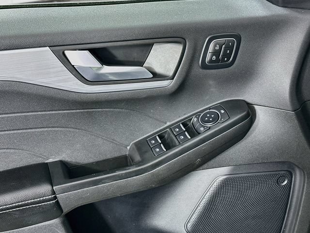Used 2025 Ford Escape Platinum AWD/4WD image 26