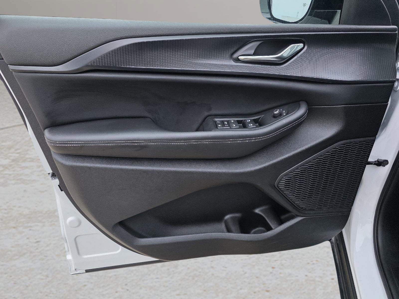 Used 2024 Jeep Grand Cherokee Altitude image 28