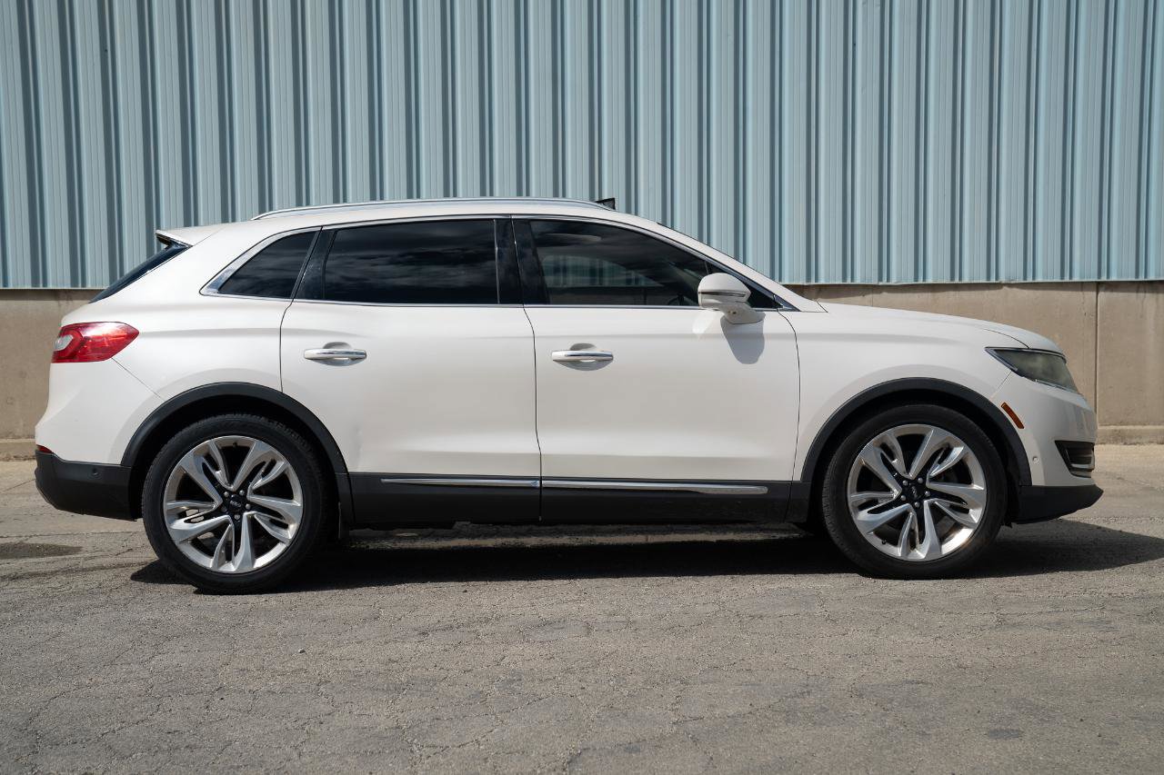 Used 2017 Lincoln MKX Reserve FWD image 10