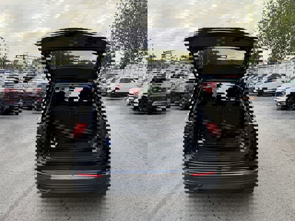 Used 2024 Volkswagen Tiguan S image 12