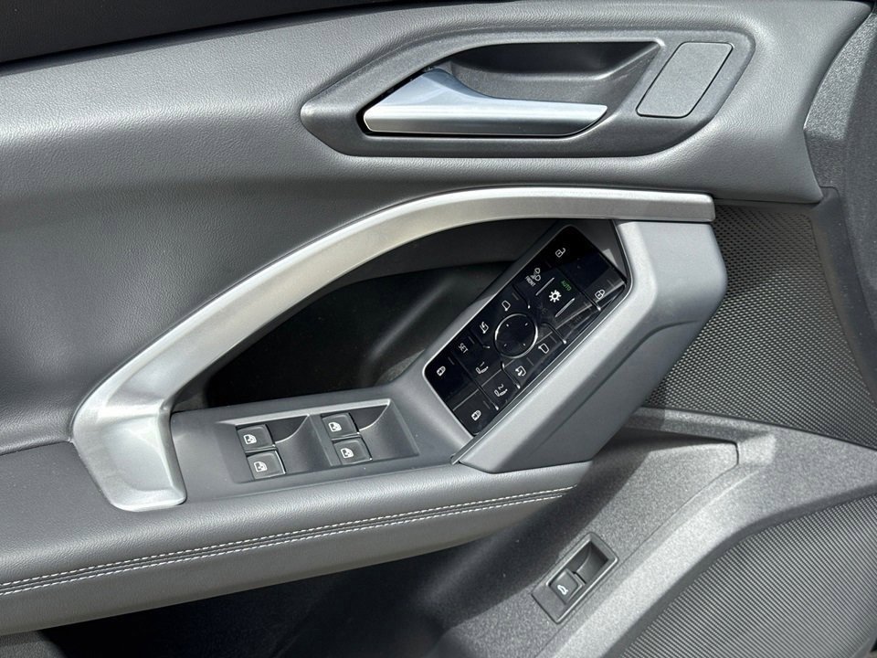 Certified 2025 Audi Q5 2.0T Premium Plus w/ Premium Plus image 17