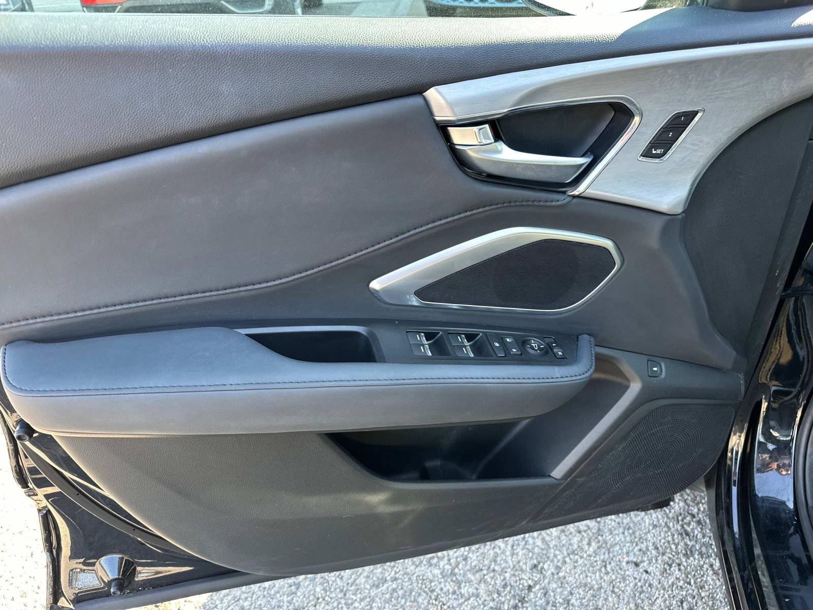 Used 2024 Acura RDX SH-AWD image 9