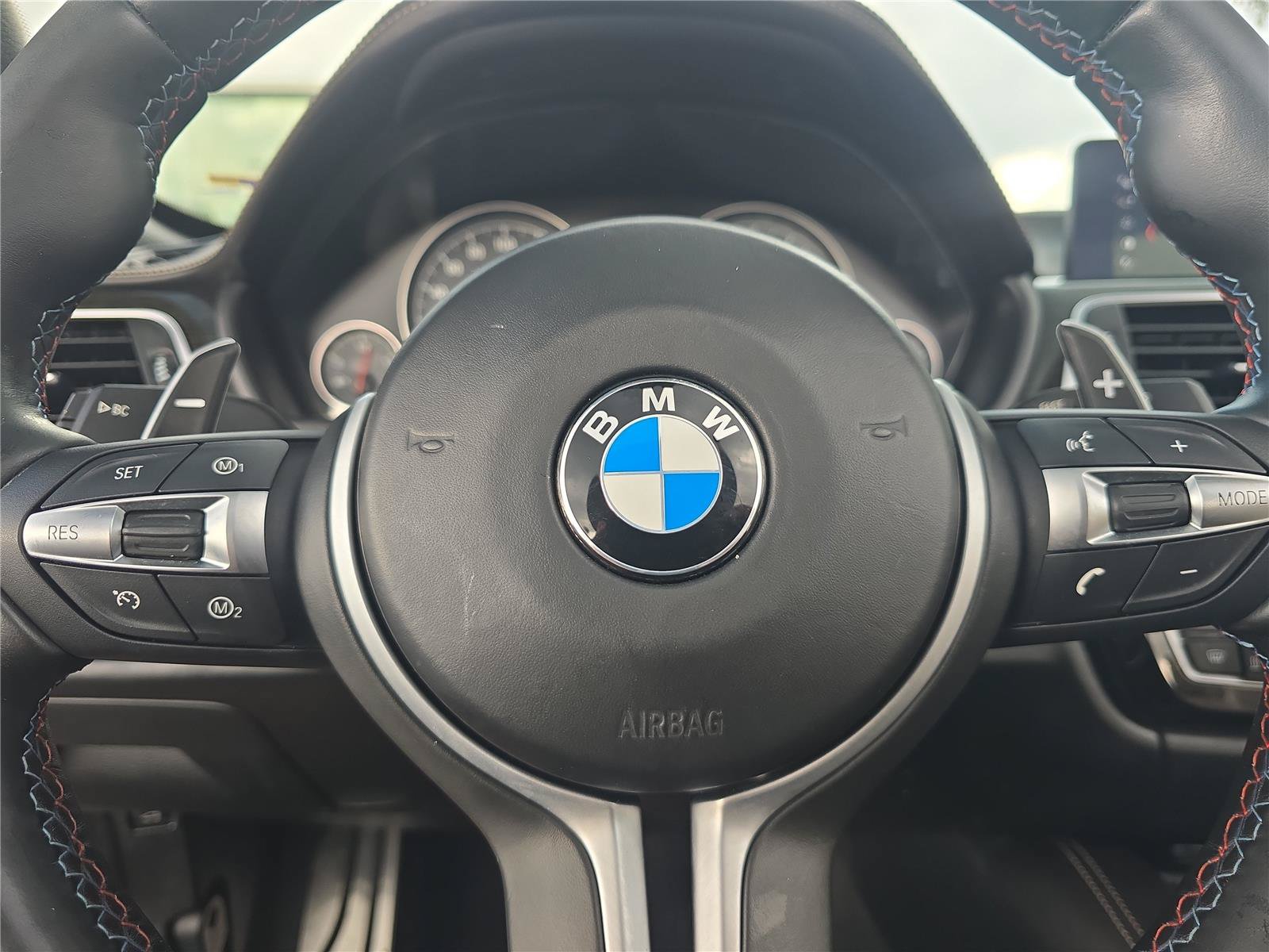 Used 2018 BMW M4 Convertible RWD image 19