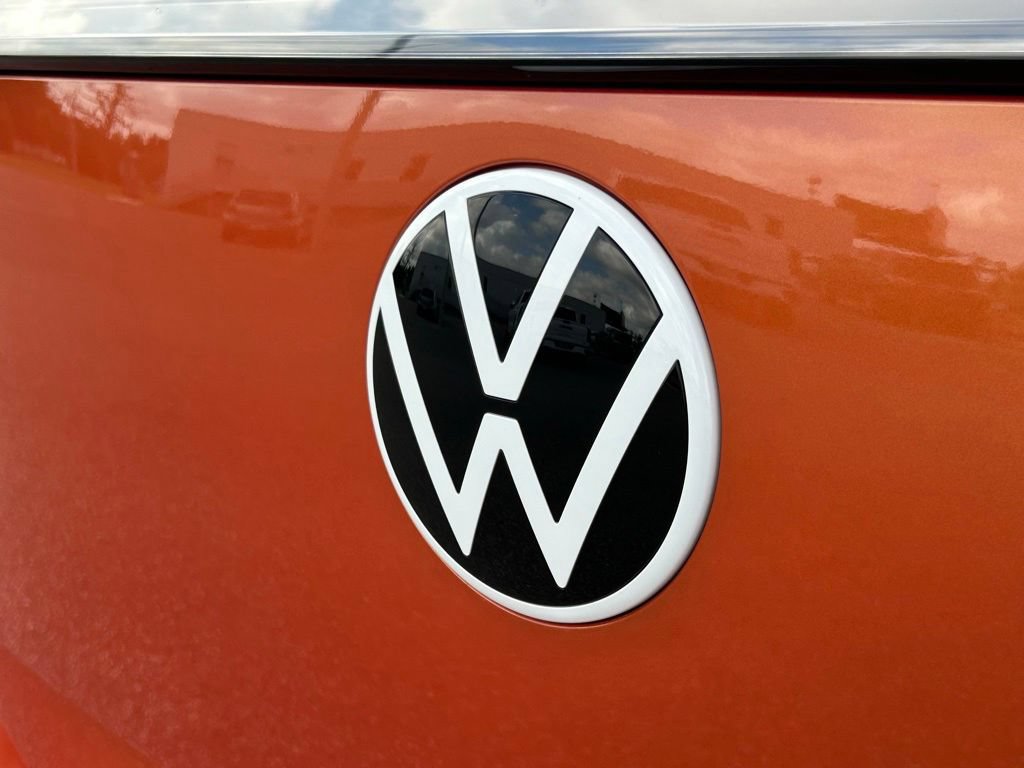 Used 2025 Volkswagen ID. Buzz Pro S Plus RWD image 48
