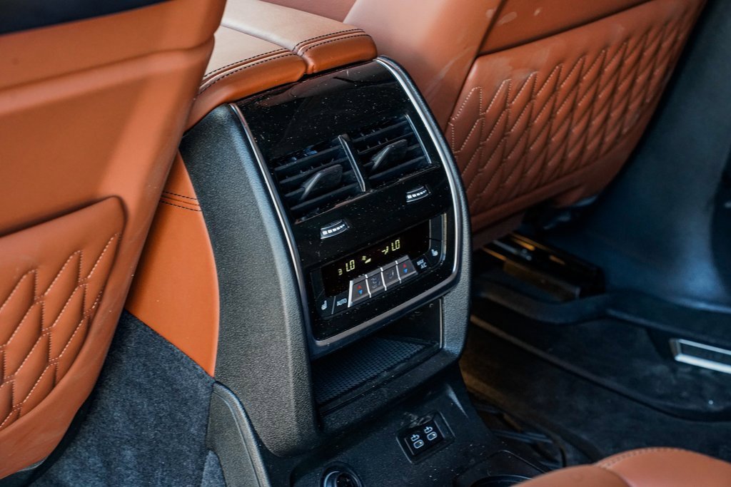 Certified 2025 BMW X7 M60i image 20