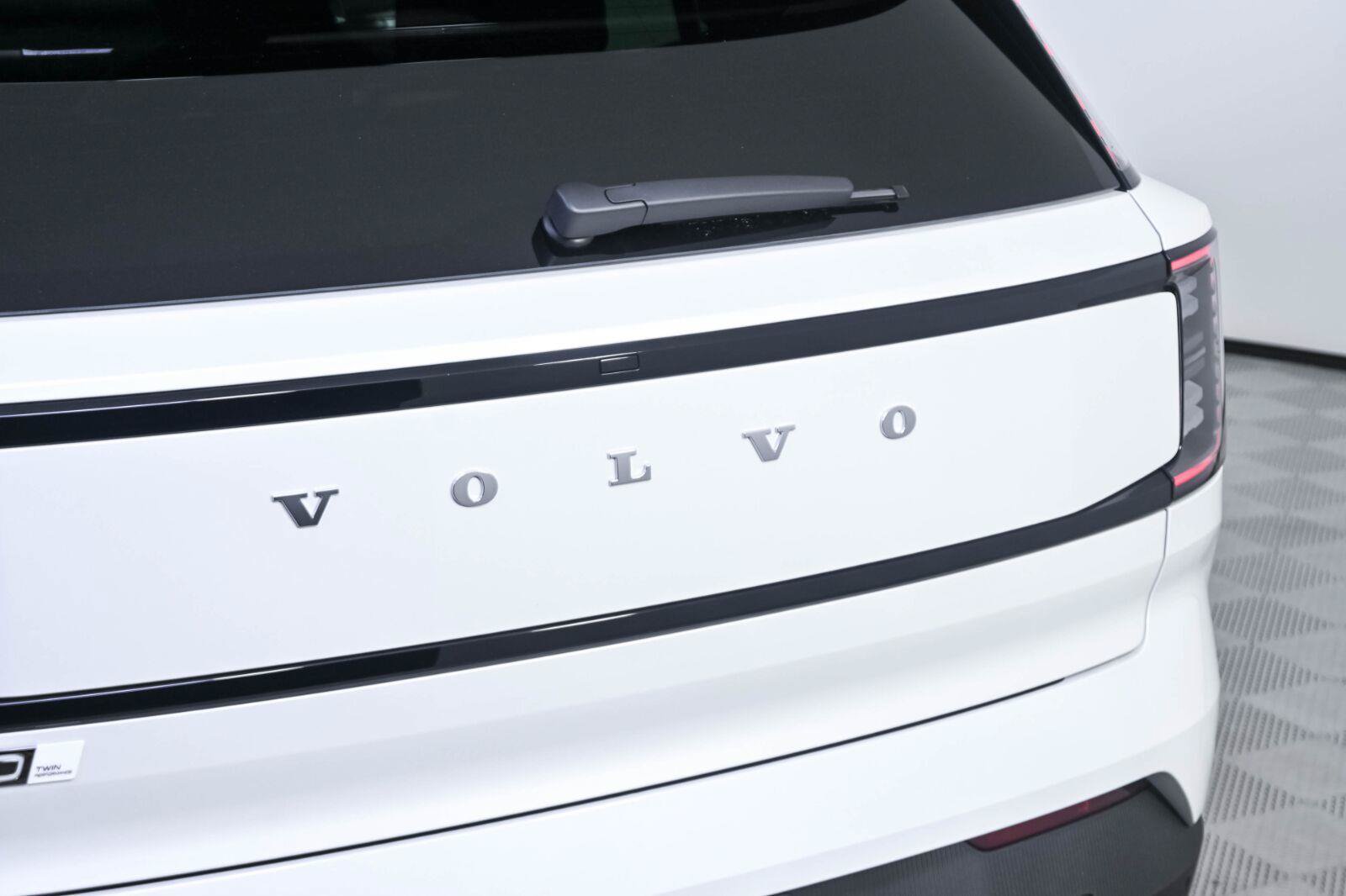 New 2026 Volvo EX30 Plus w/ Protection Package Premier AWD/4WD image 35
