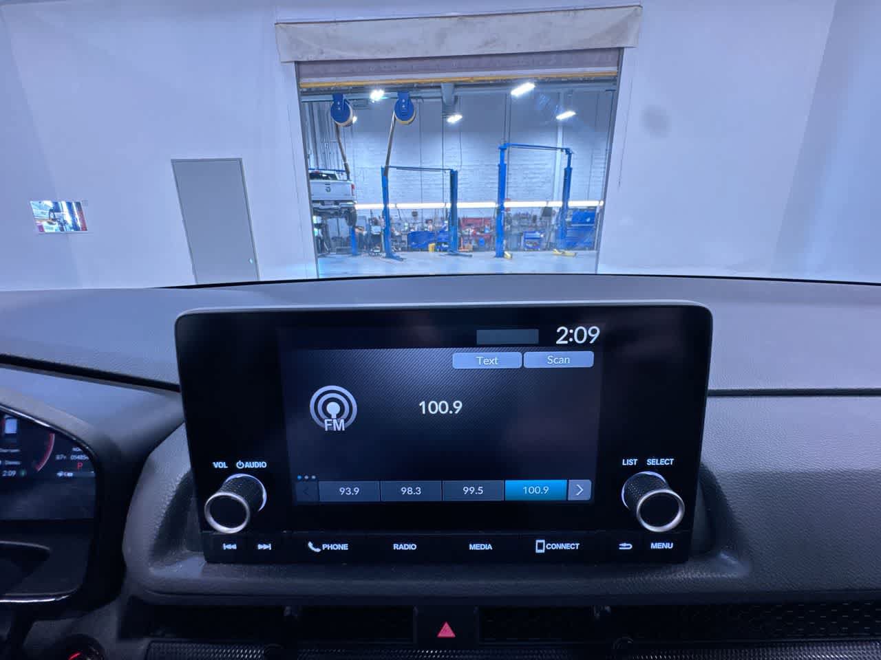Used 2025 Honda CR-V LX image 24