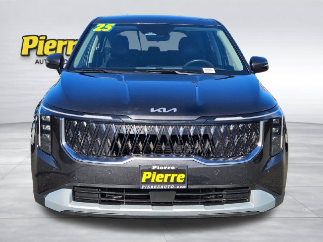Used 2025 Kia Carnival FWD image 9