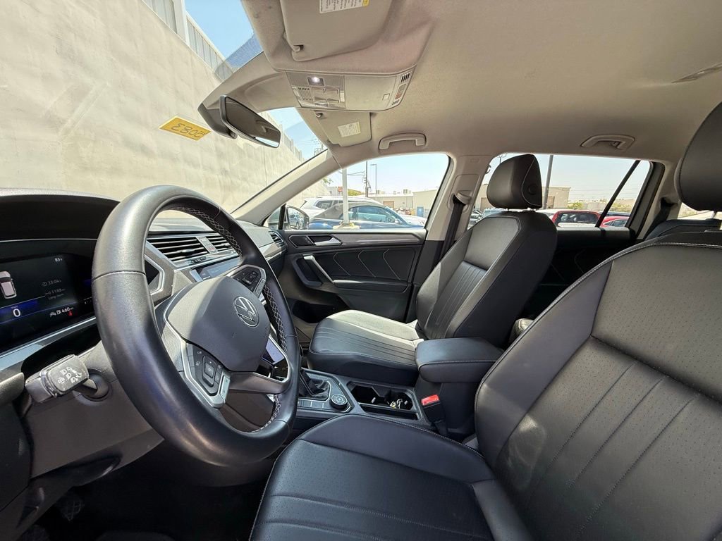 Used 2023 Volkswagen Tiguan SE AWD/4WD image 9