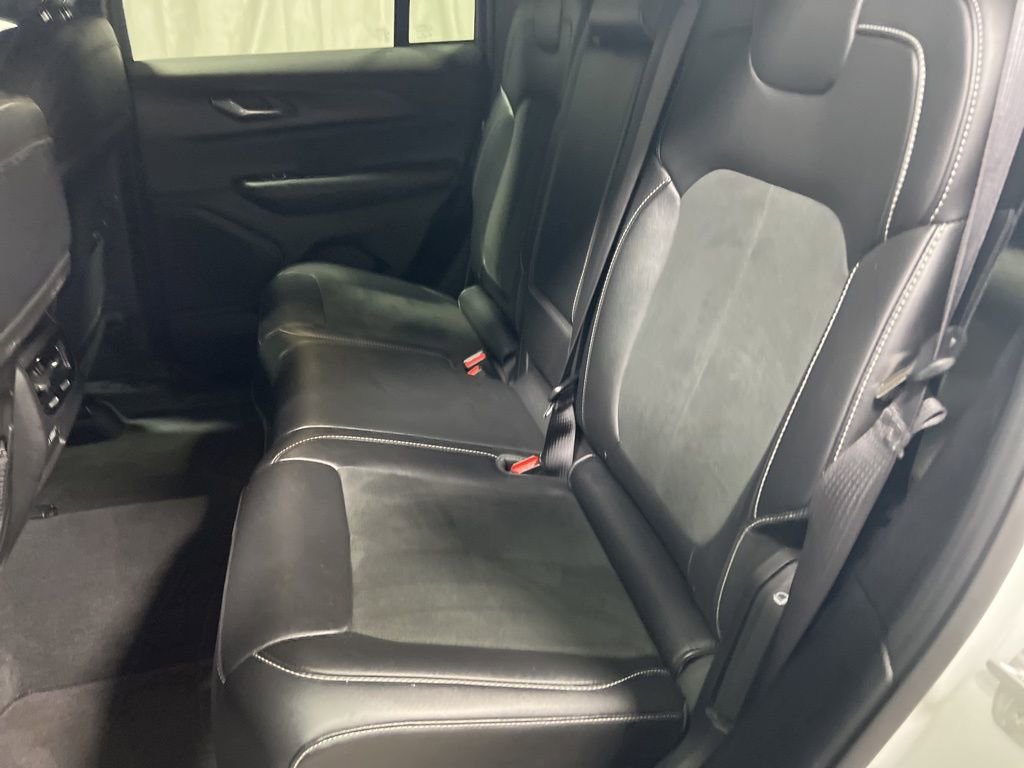 Used 2025 Jeep Grand Cherokee Altitude image 11