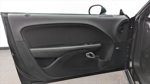 Used 2016 Dodge Challenger R/T image 13