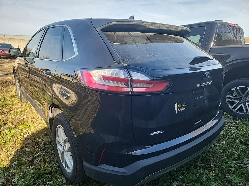 Used 2022 Ford Edge SEL w/ Convenience Package image 3