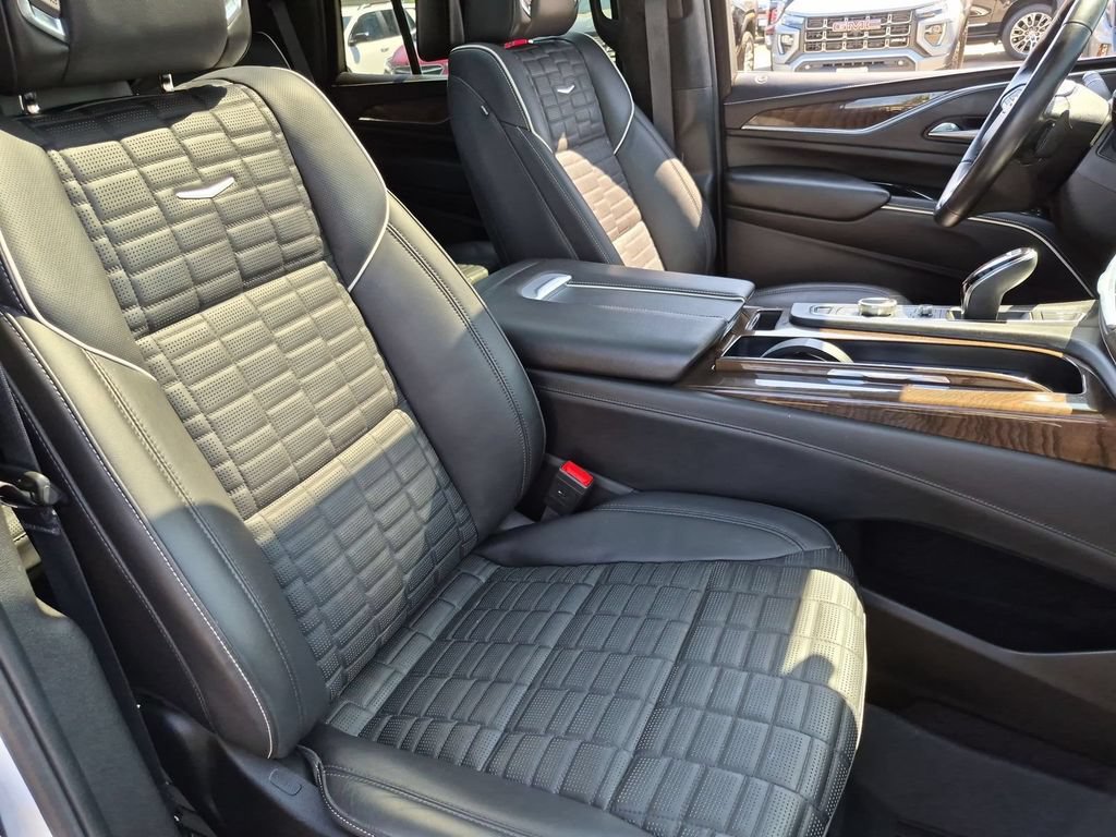 Certified 2024 Cadillac Escalade Sport Platinum w/ LPO, Floor Liner Package AWD/4WD image 21
