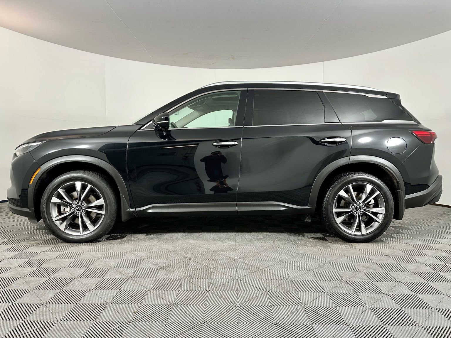 Used 2023 INFINITI QX60 Luxe w/ Cargo Package image 19