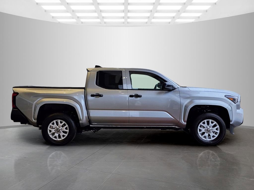 Used 2026 Toyota Tacoma SR image 3