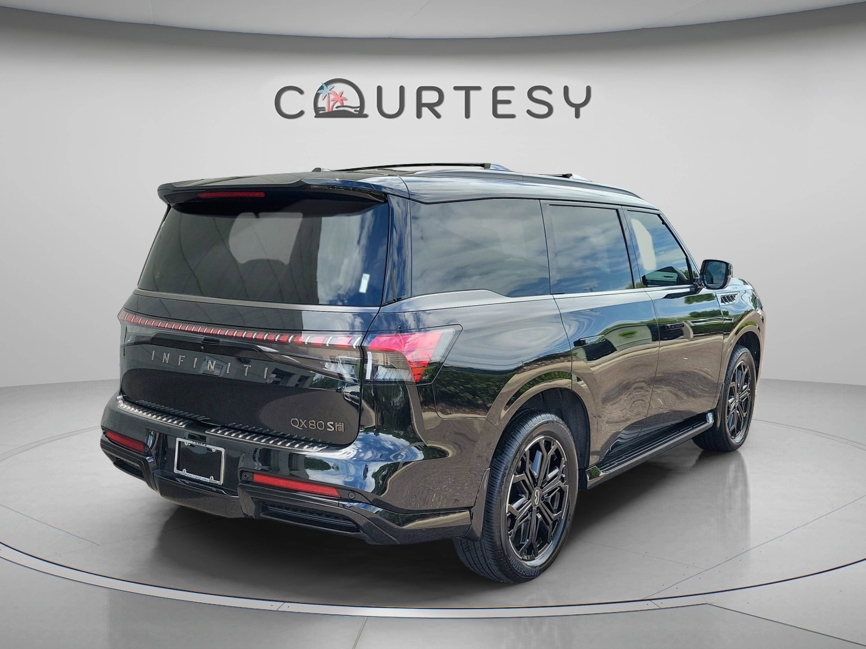 Certified 2026 INFINITI QX80 4WD w/ Sport Exterior Package image 3