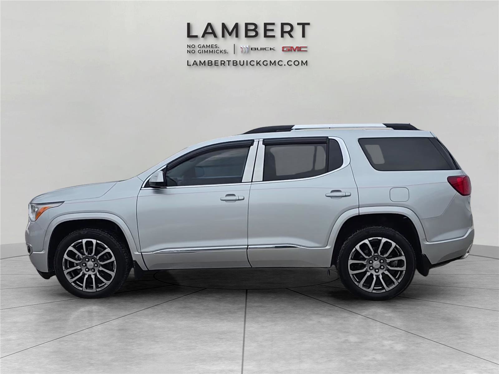 Used 2017 GMC Acadia Denali w/ Technology Package image 2