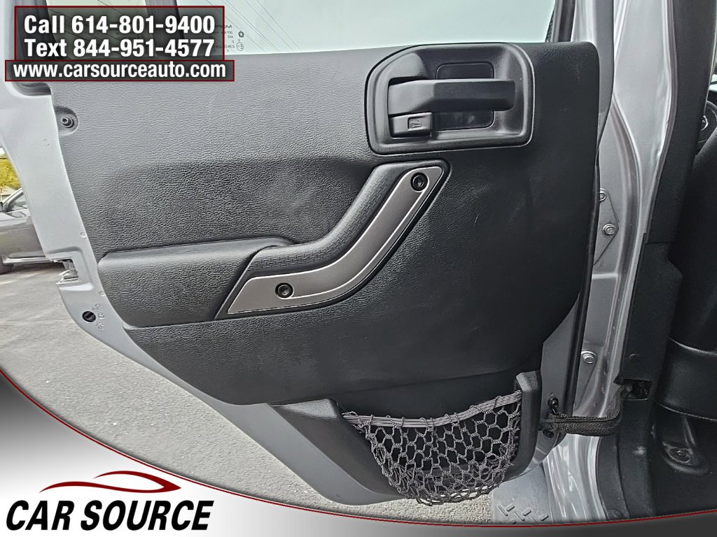 Used 2018 Jeep Wrangler Unlimited Sahara w/ Dual Top Group image 22