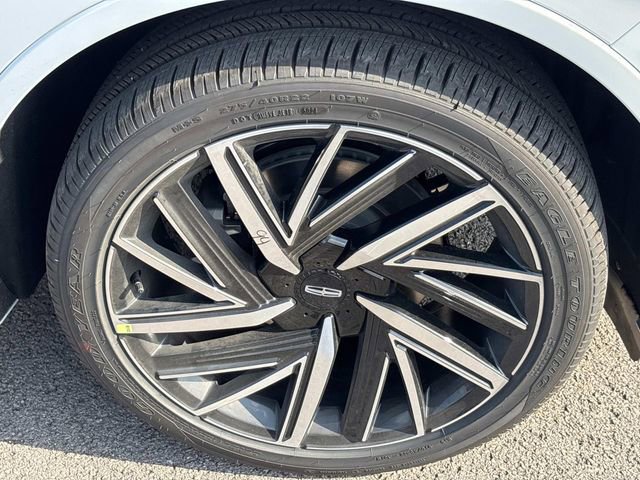 New 2025 Lincoln Aviator Black Label w/ Jet Appearance Package image 9