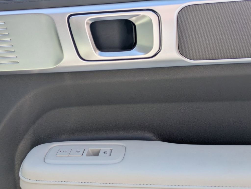 Used 2025 Hyundai Santa Fe SEL AWD/4WD image 33