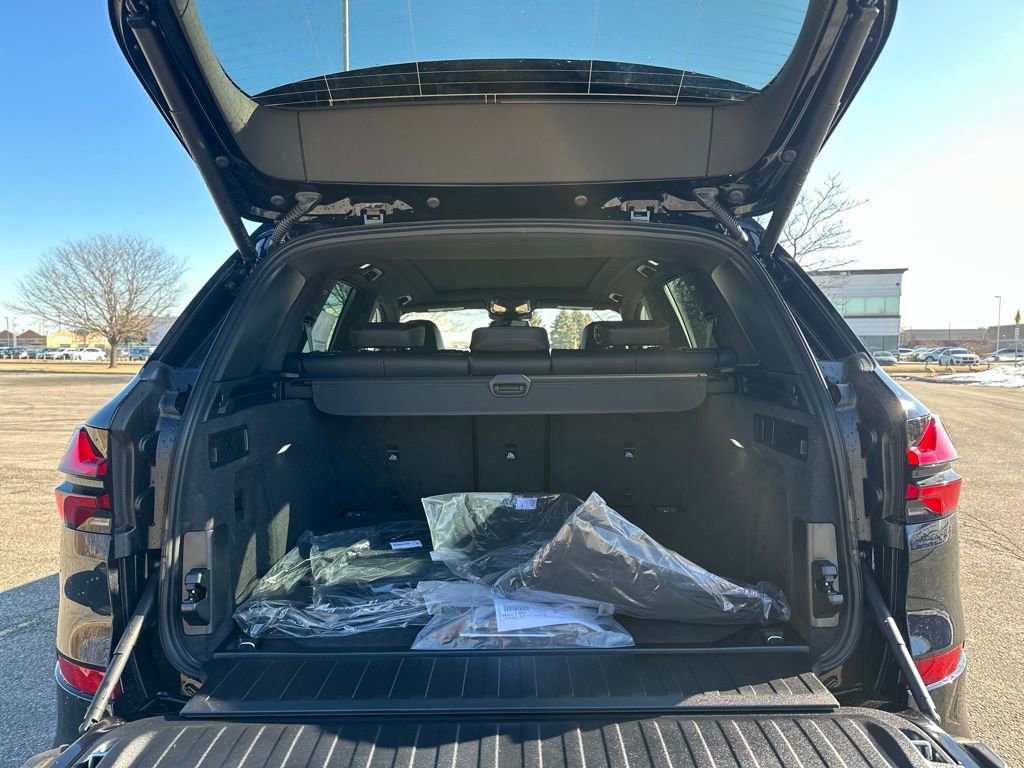 New 2026 BMW X5 xDrive40i w/ M Sport Package AWD/4WD image 24