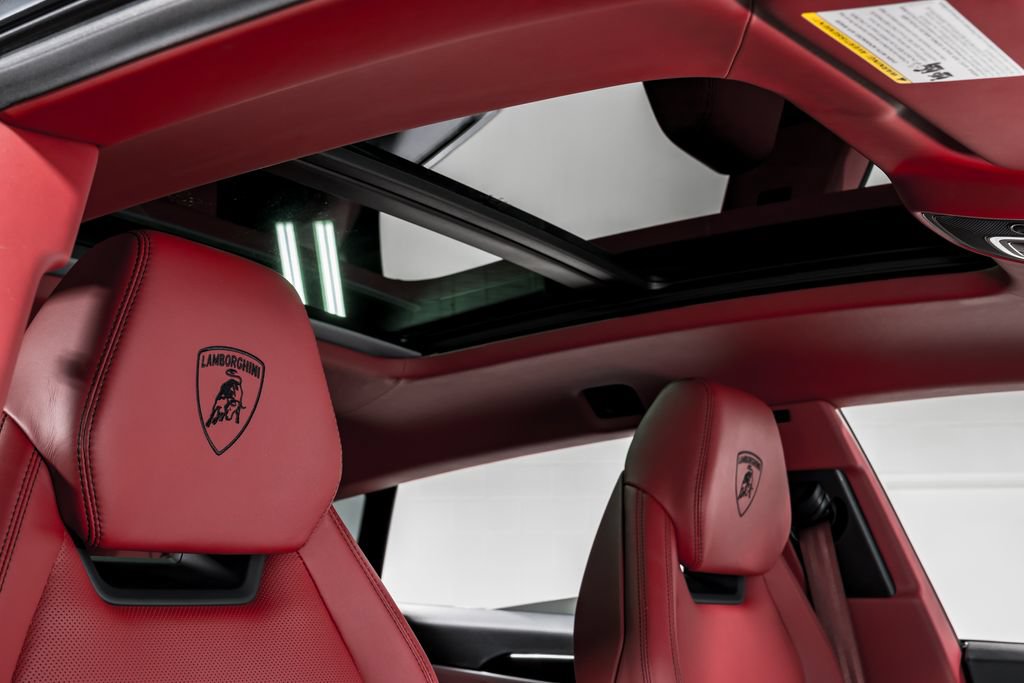 Used 2022 Lamborghini Urus AWD/4WD image 39