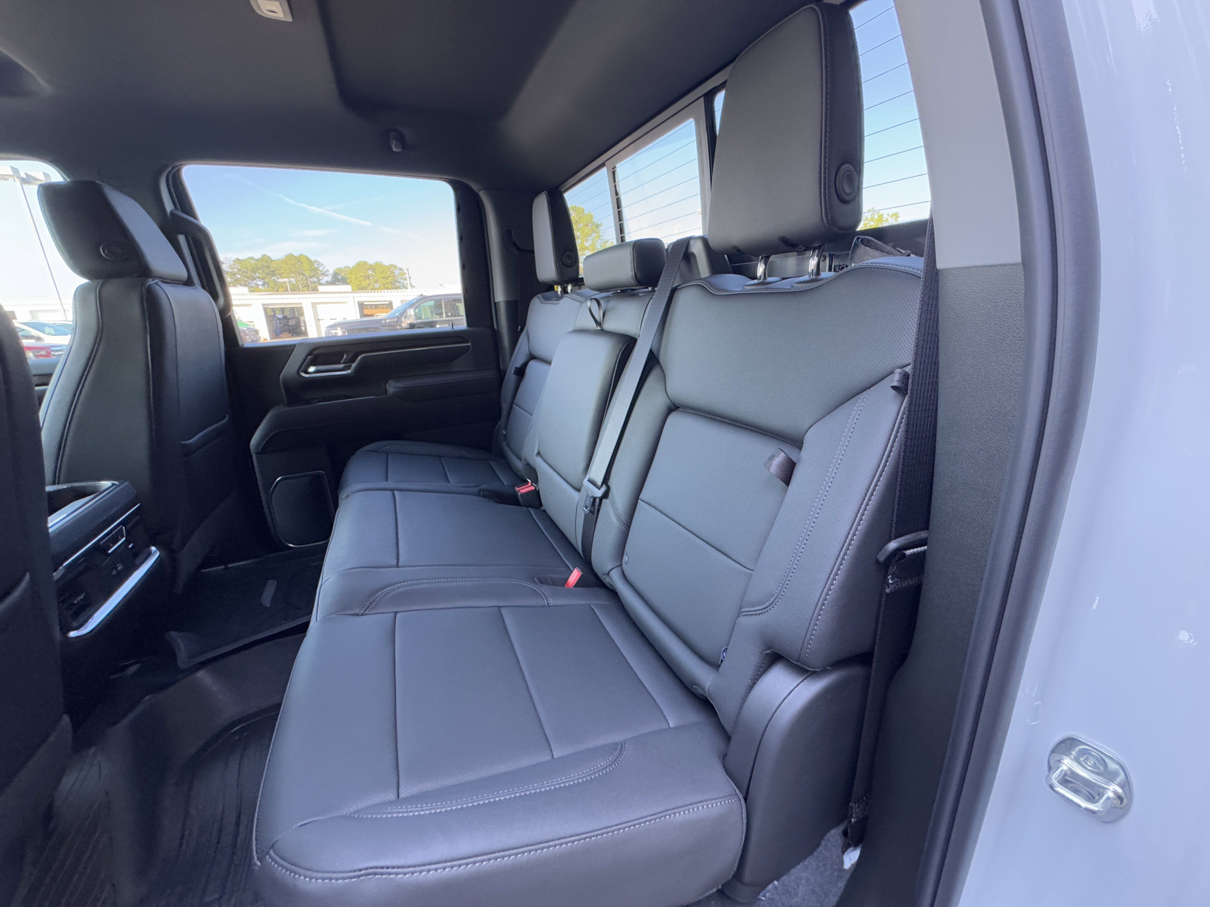 New 2026 GMC Sierra 2500 SLT w/ SLT Premium Package image 15