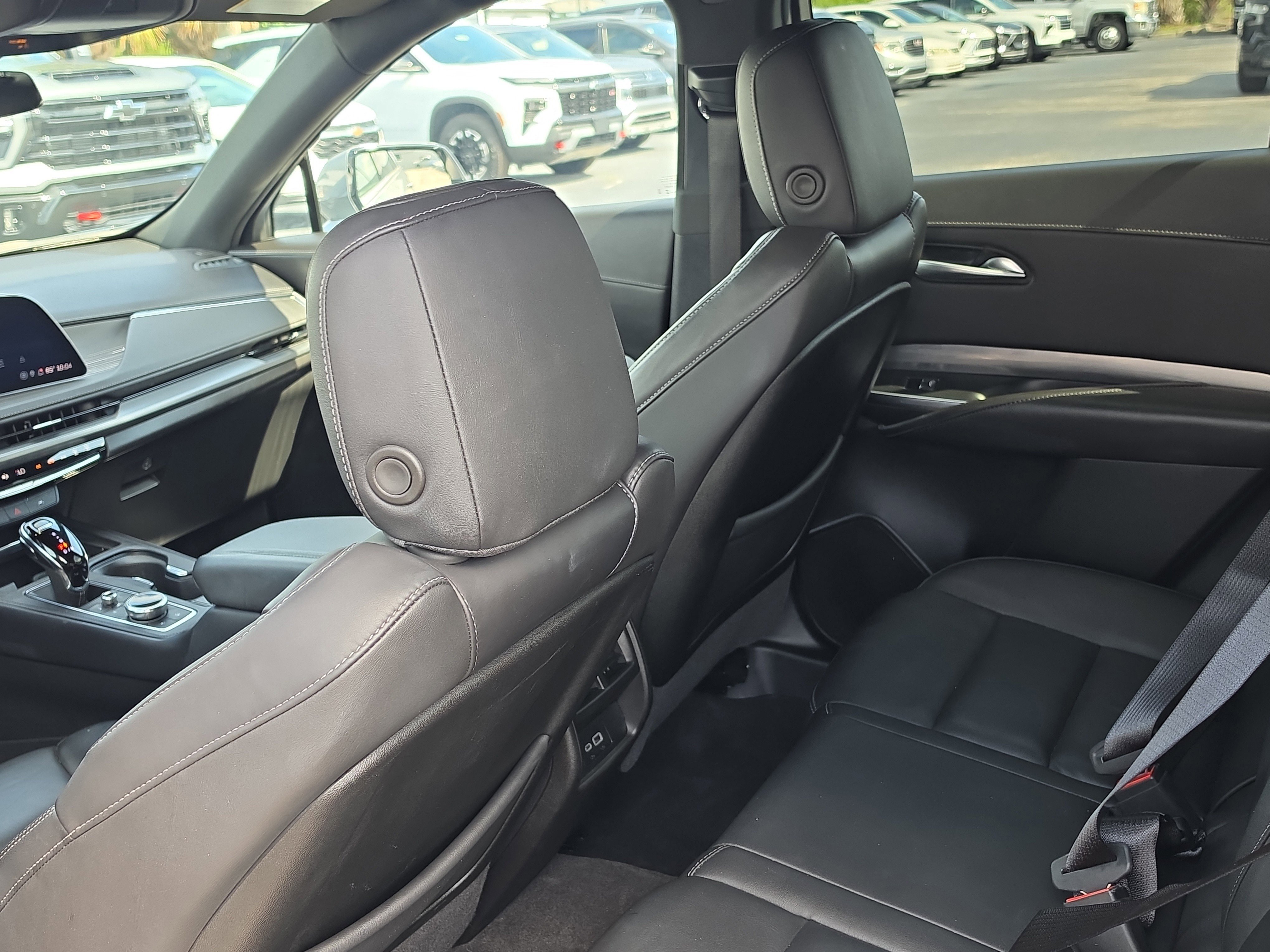 Used 2025 Cadillac XT4 Premium Luxury FWD image 12